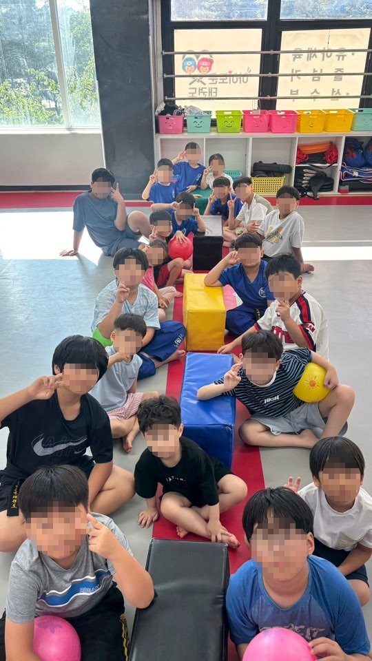 아이로운 태권도 수련생들 단체 사진